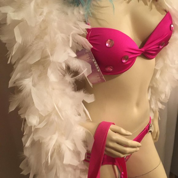 ADORABLE hot pink bikini and jewlery set with hello kitty and crystal details! - Picture 9 of 13